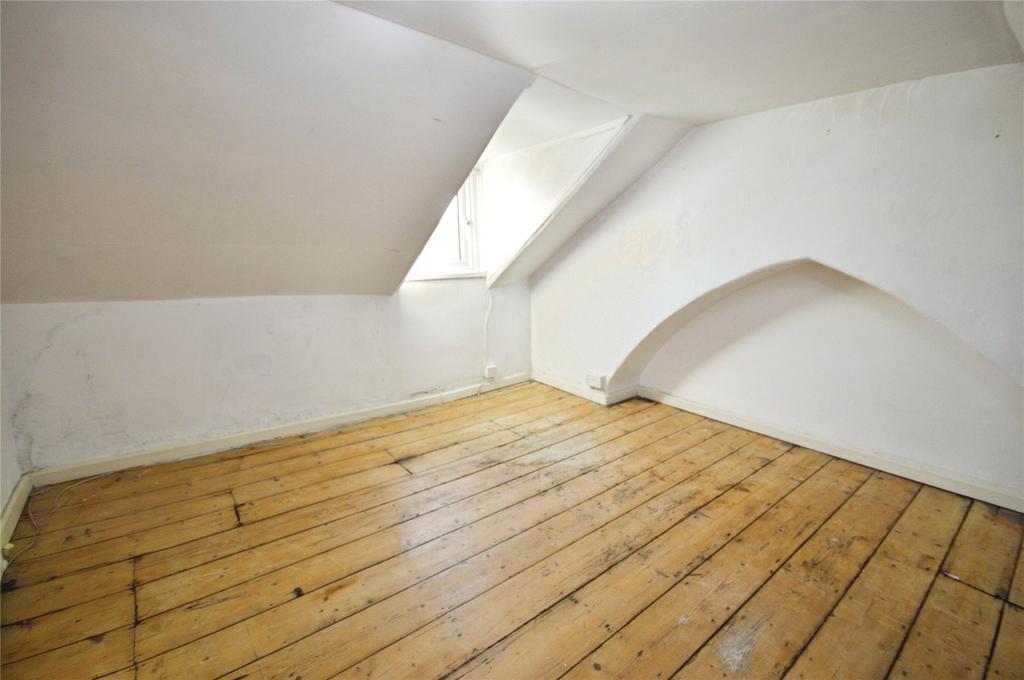 Loft Room Via Bed 2