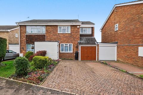 Nightingale Close, Rainham