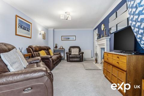 3 bedroom detached house for sale, Chepstow Walk, Mansfield NG18