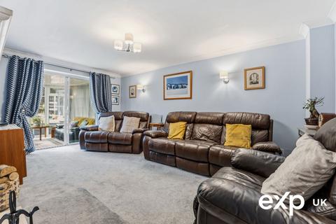 3 bedroom detached house for sale, Chepstow Walk, Mansfield NG18