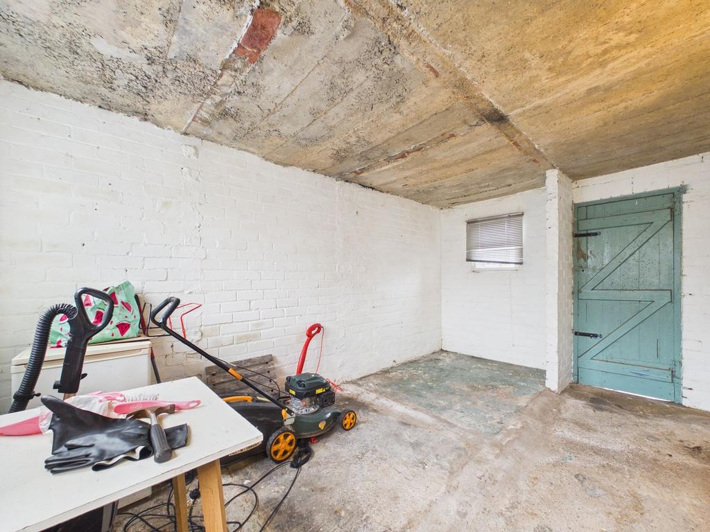 Garage/Store