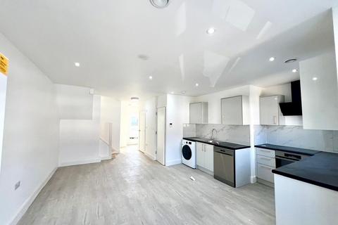 undefined, Parkfield Road, Feltham TW13