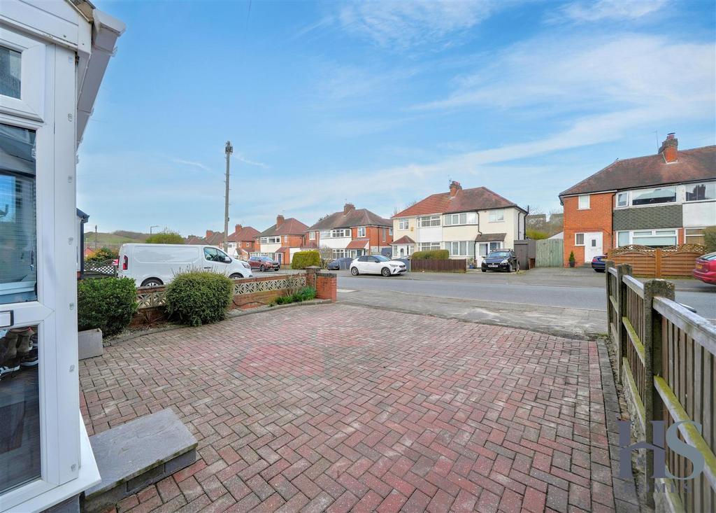 Driveway.jpg