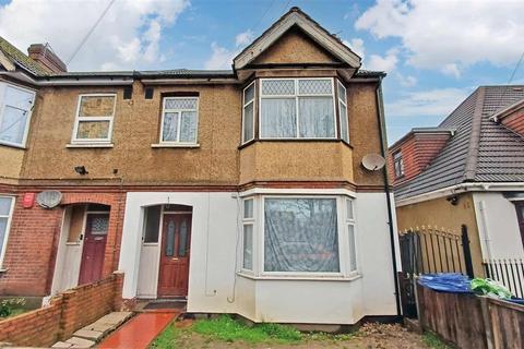 undefined, Park Avenue, SOUTHALL