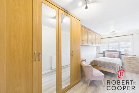 undefined, Woodlands Avenue, Ruislip, HA4