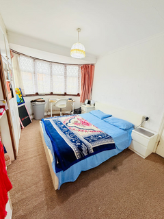 1 bedroom in a house share to rent, Eastcote Lane, Harrow HA2