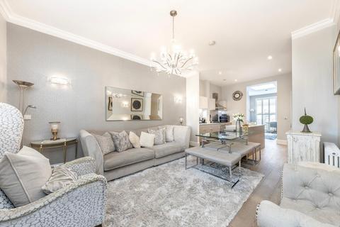 3 bedroom house to rent, Wellesley Road, London