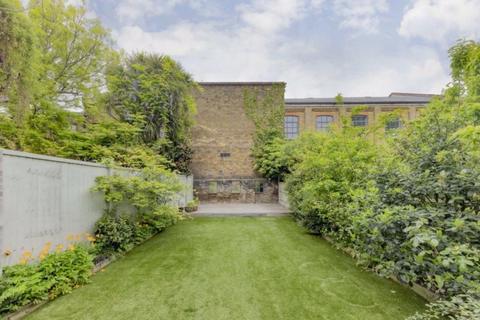 4 bedroom house to rent, Berestede Road, London