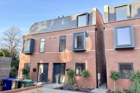 4 bedroom semi-detached house to rent, Welholme Avenue, Grimsby DN32