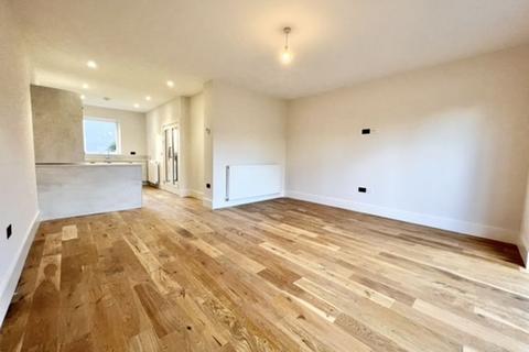 4 bedroom semi-detached house to rent, Welholme Avenue, Grimsby DN32