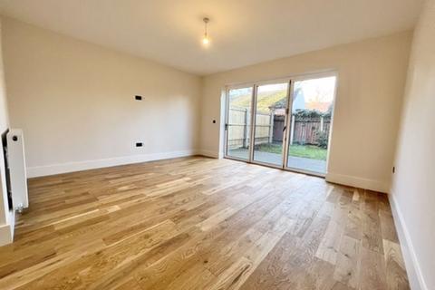 4 bedroom semi-detached house to rent, Welholme Avenue, Grimsby DN32