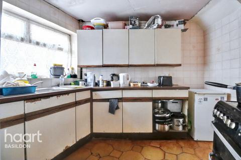 undefined, Nether Priors, Basildon
