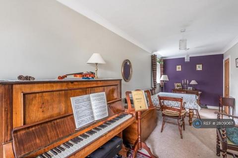 4 bedroom semi-detached house to rent, Alderman Willey Close, Wokingham, RG41