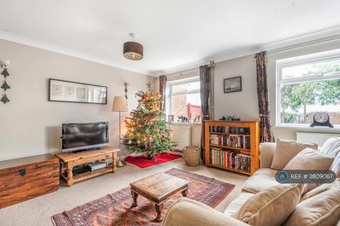 4 bedroom semi-detached house to rent, Alderman Willey Close, Wokingham, RG41