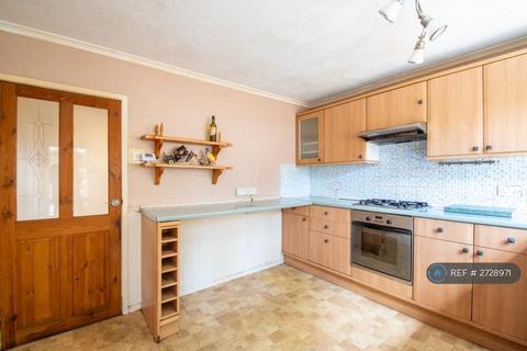 3 bedroom semi-detached house to rent, School Road, Brierley Hill, DY5