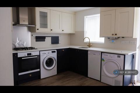 undefined, Winery Lane, Kingston Upon Thames, KT1