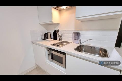 Studio to rent, Parliament Place, Liverpool, L8