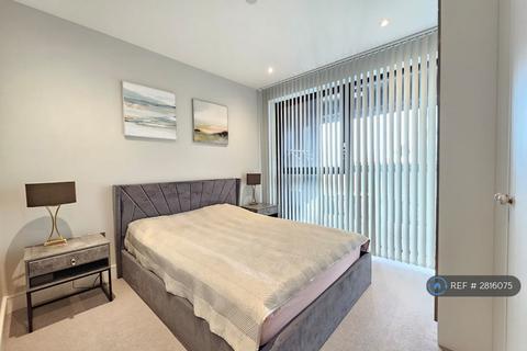1 bedroom flat to rent, Avalon Point, London, E14