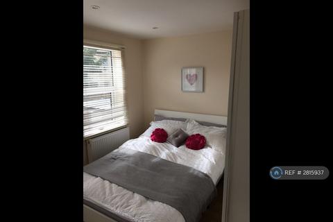 1 bedroom flat to rent, High St Penge, London, SE20