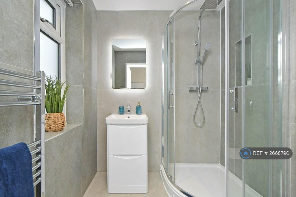 Ensuite Bathroom