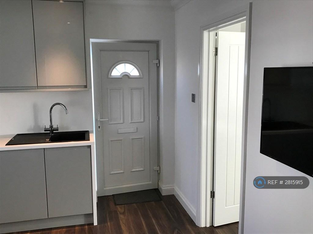 Entrance Into Sitting/Kitchen Area