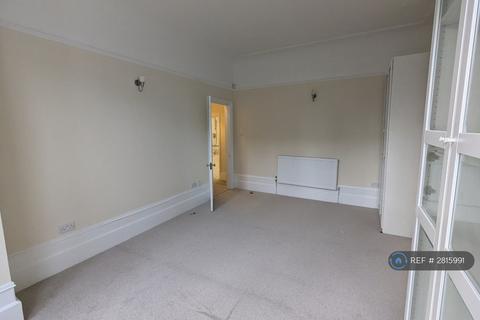 2 bedroom flat to rent, Westover Road, London, SW18