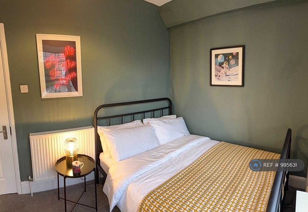 Room 2 £575 Pcm