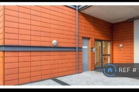 2 bedroom flat to rent, Capitol Square, Epsom, KT17