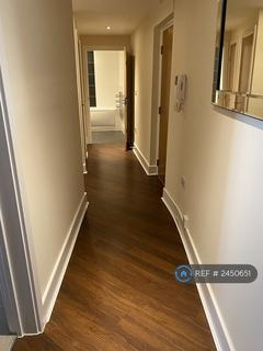 2 bedroom flat to rent, Capitol Square, Epsom, KT17