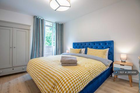1 bedroom flat to rent, Hallfield Estate, London, W2