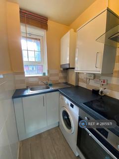 3 bedroom flat to rent, Haddo House, London, SE10