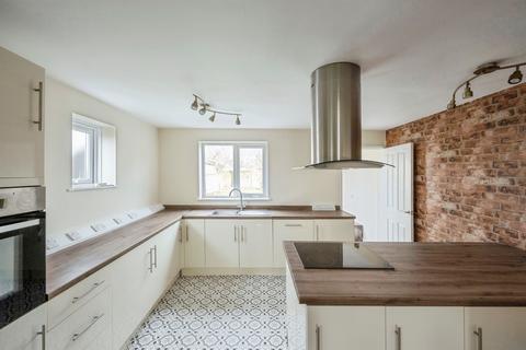 2 bedroom semi-detached house for sale, Wharf Road, Crowle, Scunthorpe
