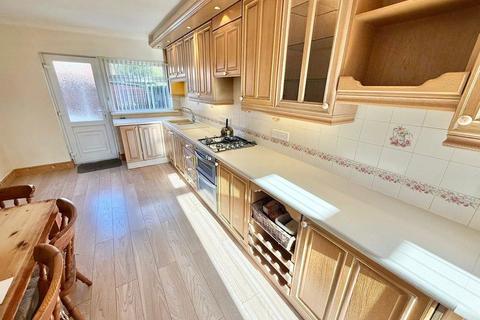 3 bedroom end of terrace house for sale, Pulford Road, Ellesmere Port