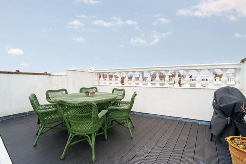 4 bedroom terraced house for sale, St. Elmo Road W12