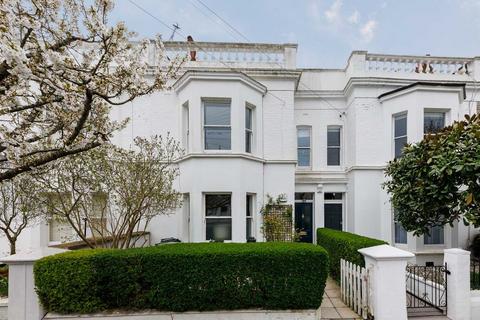 St. Elmo Road W12