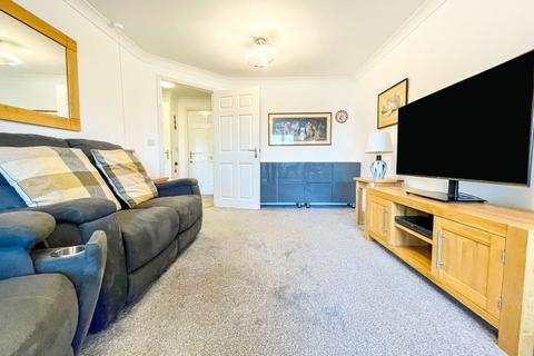 1 bedroom retirement property for sale, Berryfield Court, Bursledon Road, Hedge End, SO30
