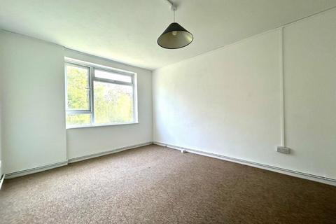2 bedroom flat to rent, Hulse Road, Southampton, SO15