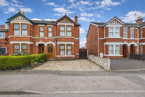 4 bedroom semi-detached house for sale, Podsmead Road, Gloucester GL1