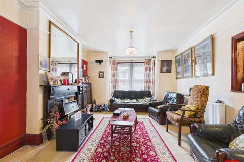 4 bedroom semi-detached house for sale, Podsmead Road, Gloucester GL1