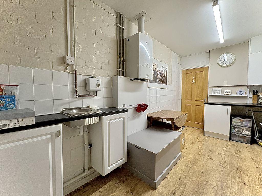 Utility/studio