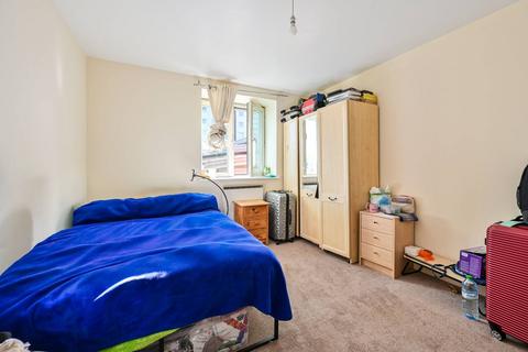 2 bedroom flat to rent, Westminster Bridge Road, Waterloo, London, SE1