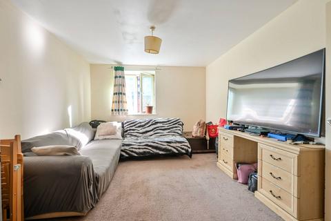 2 bedroom flat to rent, Westminster Bridge Road, Waterloo, London, SE1