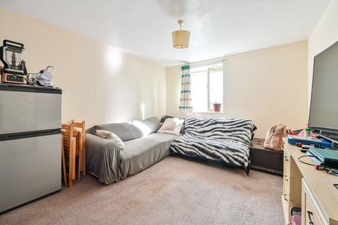 2 bedroom flat to rent, Westminster Bridge Road, Waterloo, London, SE1