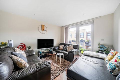 2 bedroom flat to rent, Dukes Court, Stanmore, HA7