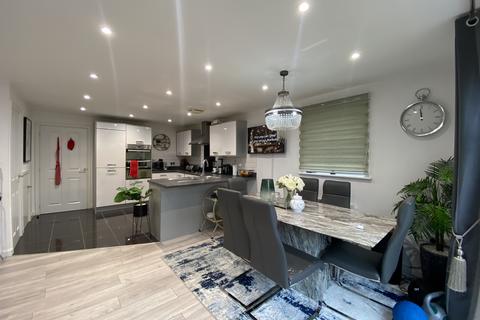 4 bedroom house to rent, Mendip Way, CORBY