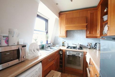 1 bedroom apartment to rent, Wood Close, E2