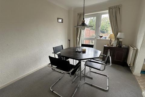 3 bedroom end of terrace house for sale, The Poplars, Chippenham