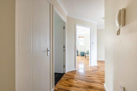 2 bedroom apartment to rent, Cannon Gate, Slough