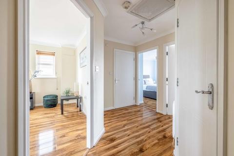 2 bedroom apartment to rent, Cannon Gate, Slough