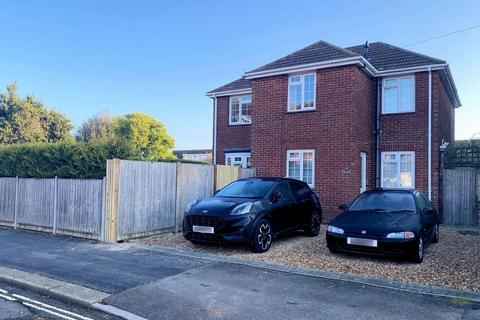 4 bedroom detached house for sale, High Street, Lee-On-The-Solent, PO13